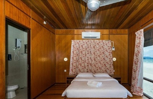 Lubok Buaya Cottage | Seaview Chalet #2 Beachfront Cenang Beach