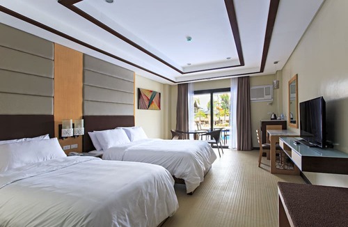 Mandaue Hotel | Cebu Westown Lagoon - South Wing