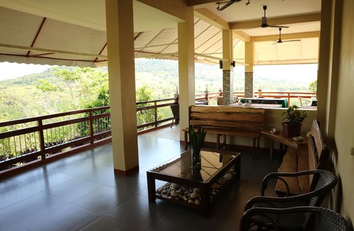 Coron Hotel | The Riverhouse