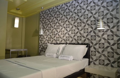 Bacoor City Hotel | One Serenata Hotel Bacoor