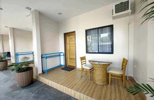 Basdiot Hotel | Pescadores Suites Moalboal