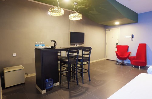 Pegawai Hotel | B&S Boutique Hotel