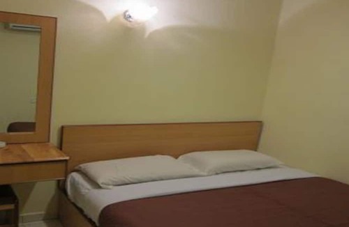 Kampung Bahasa Kapor Hotel | Hotel Suria