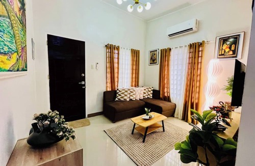 General Santos House | Bloomstone - 2BR Family Suite in Gensan