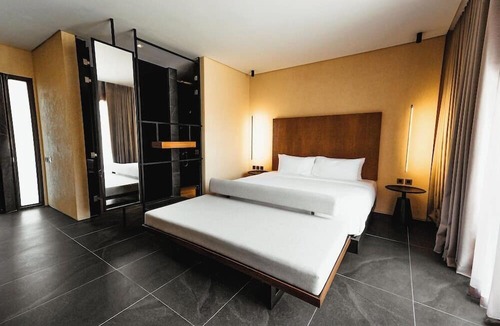 Puerto Princesa City Centre Hotel | The Funny Lion Puerto Princesa