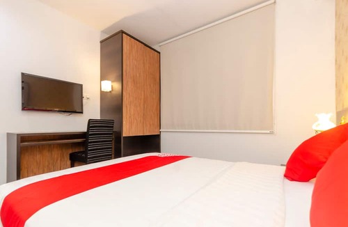 Taman Mahajaya Hotel | Capital O 91277 Nur Villa Hotel