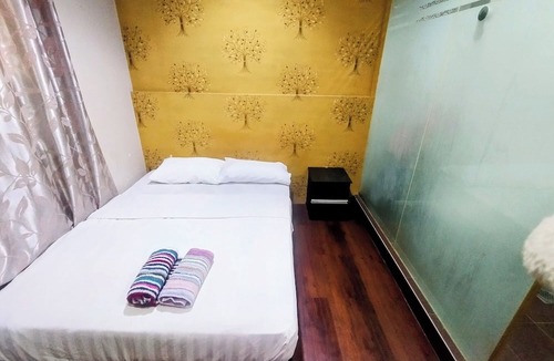 Taman Pertama Hotel | Cahaya Hanson (Bilikxpert)