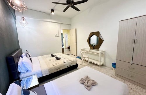 Downtown George Town House | Mac Inn 94