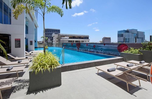 Mandaue Hotel | Radisson RED Cebu Mandaue