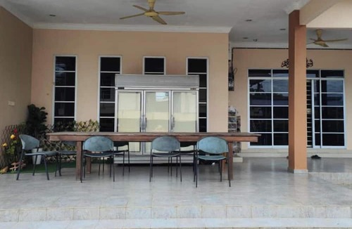 Kampung Kelewang Jatoh Hotel | Capital O 91243 Bee Good Chalet