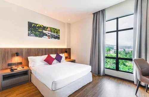 Larut Hotel | Flemington Hotel