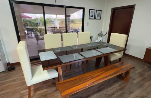 Pili House | Earl's Villa