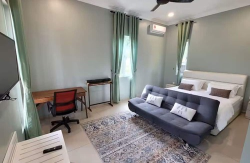 Kampung Jelatang Villa | Villa RI Homestay
