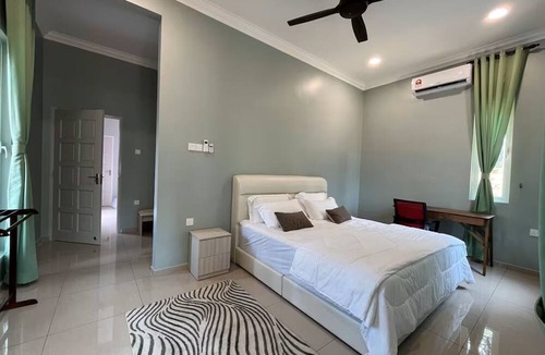 Kampung Jelatang Villa | Villa RI Homestay