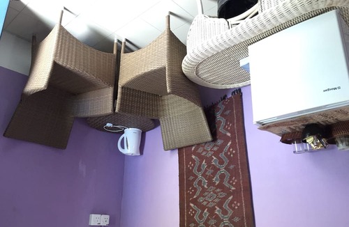 Kampung Kedawang Hotel | The Box Chalet