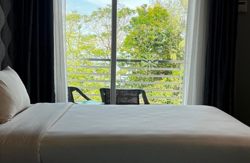 Lubok Buaya Hotel | Cenang Plaza Beach Hotel
