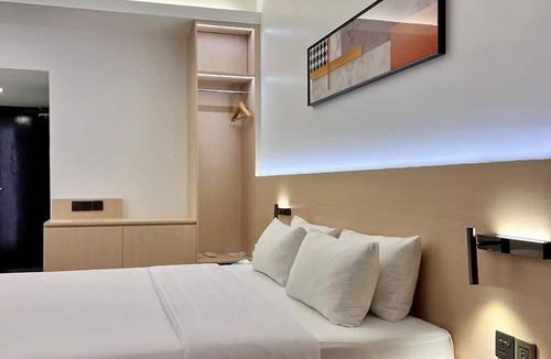 Pegawai Hotel | The Landmark Hotel