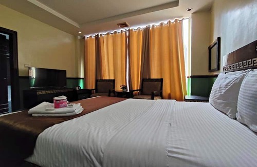 Ermita Night District Hotel | Manila Crown Palace Hotel