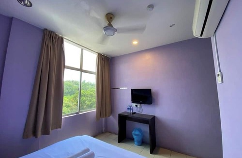 Bandar Baru Salak Tinggi Hotel | Collection O KLIA Formerly Bary Inn.
