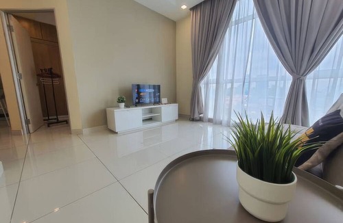 Bandar Tun Razak Condo | Central Residence - Free Gym Pool