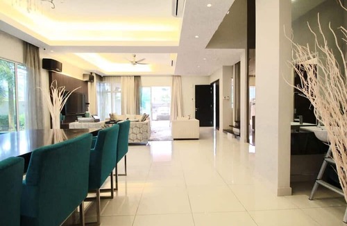 Cheras Cottage | Chic 4BR Oasis With Gazebo, Your Dream Getaway