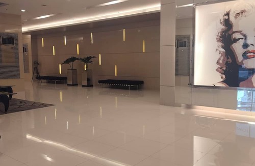 South Triangle Condo | Tum's Mplace Staycation 28th Floor Tower C