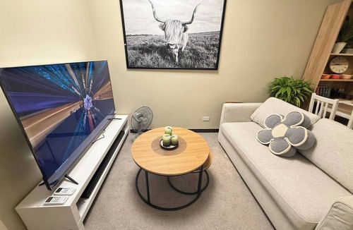 Kapitolyo Condo | Aesthetic Cozy Apartment Condo With Pool Balcony & Deck