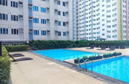 South Triangle Condo | Modern Condo in Quezon City With Private Pool and City Views