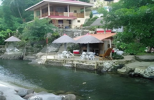 Catarman Hotel | D & A Seaside Cottages