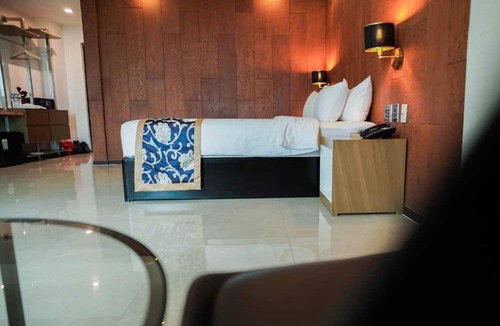 Angeles City Hotel | Dancenter Luxury Retreat Angeles City