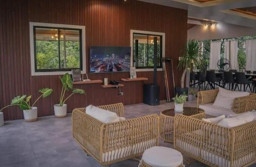 Bacolor House | Di Bella Cabin Private Resort