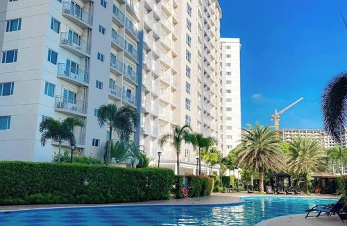 Las Pinas Condo | Paradise Staycation At South!