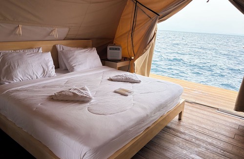 Kaputian Boat Rental | Floating Home in Reef Resort Unit 7
