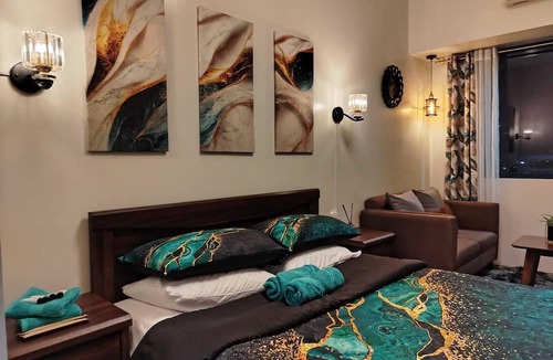 San Antonio Condo | Air Residences-Modern studio w/City skyline view