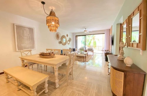 Portillo Apartment | 2BR 6 Guest Balcony in Portillo Close to Beach