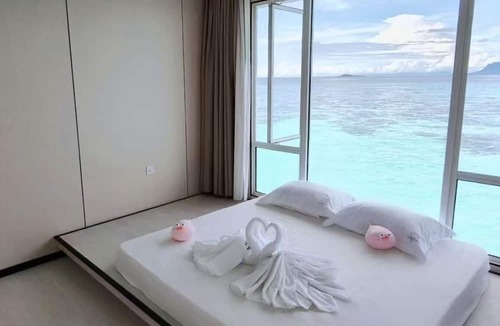 Sabah Hotel | Bubblefish water villa