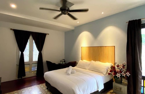 Tanjung Bungah Hotel | Bayu Bayu Hotel by Soft Loft
