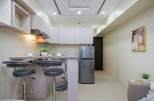 Cebu Apartment | Furnished Studio | Amenity View, WiFi, Netflix and Pool