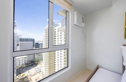 Cebu Apartment | Furnished Studio | Amenity View, WiFi, Netflix and Pool