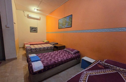 Kampung Kijing Hotel | OYO 91042 Kamal Guest House Marang