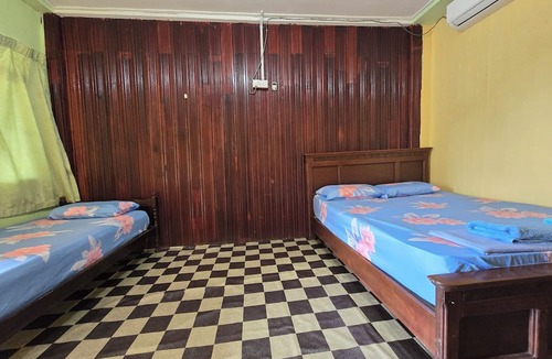 Kampung Kijing Hotel | OYO 91042 Kamal Guest House Marang