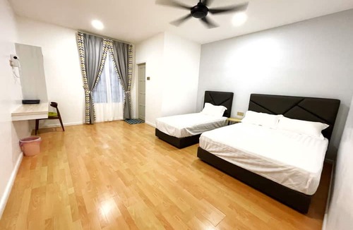 Muar Hotel | OYO 91030 Alexis Villa