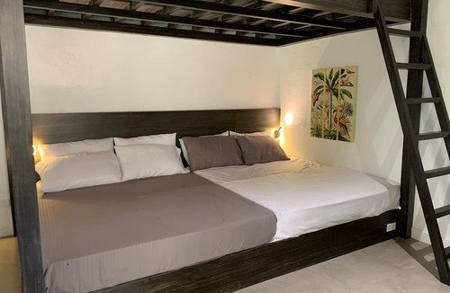 Dinalupihan Villa | Villa Amuntai with Pool &Jacuzzi