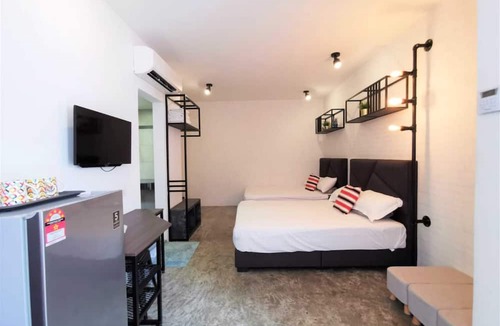 Muar Hotel | OYO 91032 Mwv Family Suite Room