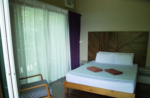 Pantai Barat Division Hotel | OYO 90980 Rainbow Island Sepanggar