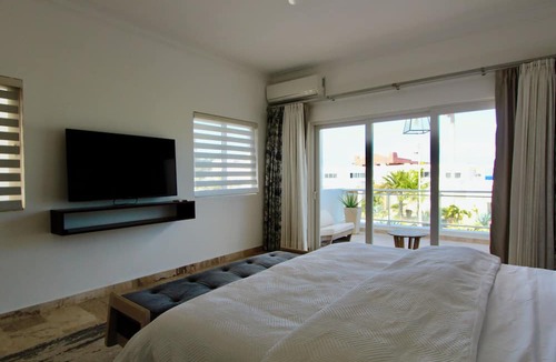 Los Brazos Villa | Gorgeous 3 bedroom Second Line from the ocean in 24 hour secure community
