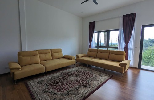 Hulu Selangor House | 5 Bedroom Luxury Villa in the lush rainforest of Malaysia