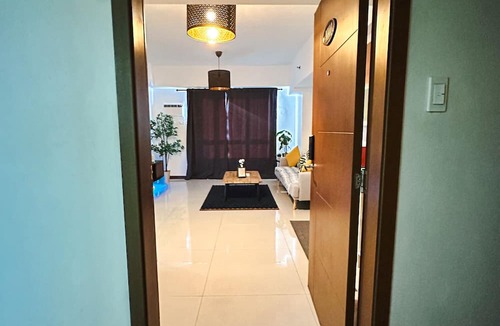 Malamig Apartment | Urban Haven: Chic 2BR Retreat in Urban Manila