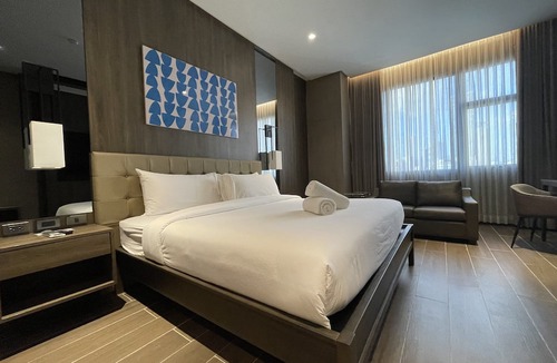 Diliman Hotel | Hotel A and A Quezon City powered by Cocotel