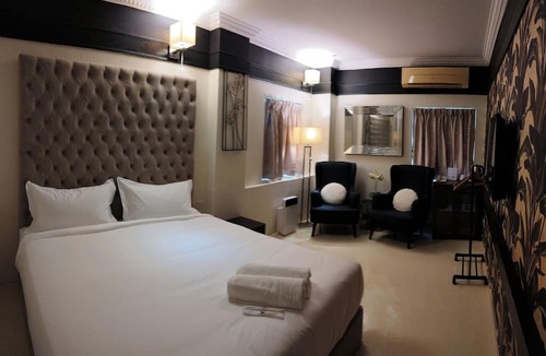 Tanjung Bungah Hotel | Seriental Hotel I check in 3pm-11pm only